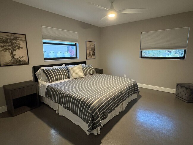 Building Photo - Beautiful waterfront property in Woodland Estates.