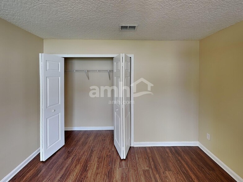 Building Photo - 9183 Prosperity Lake Dr