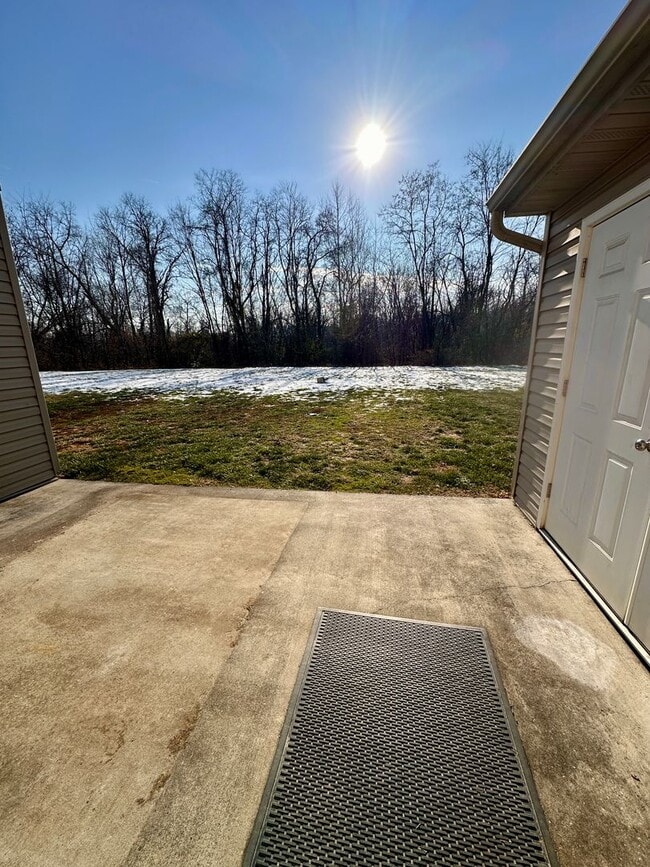 Building Photo - 2086 Market St Ext