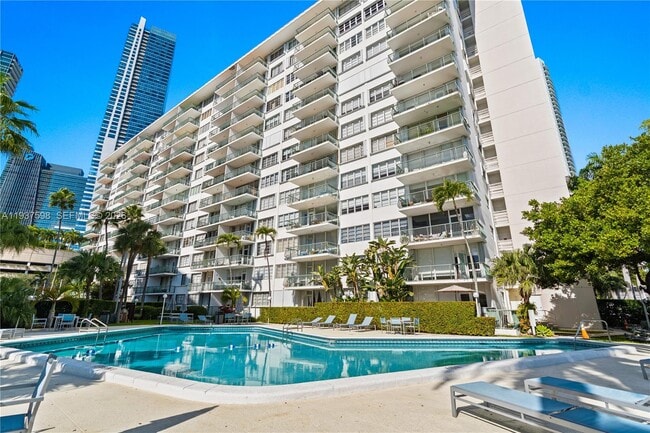 Building Photo - 1408 Brickell Bay Dr
