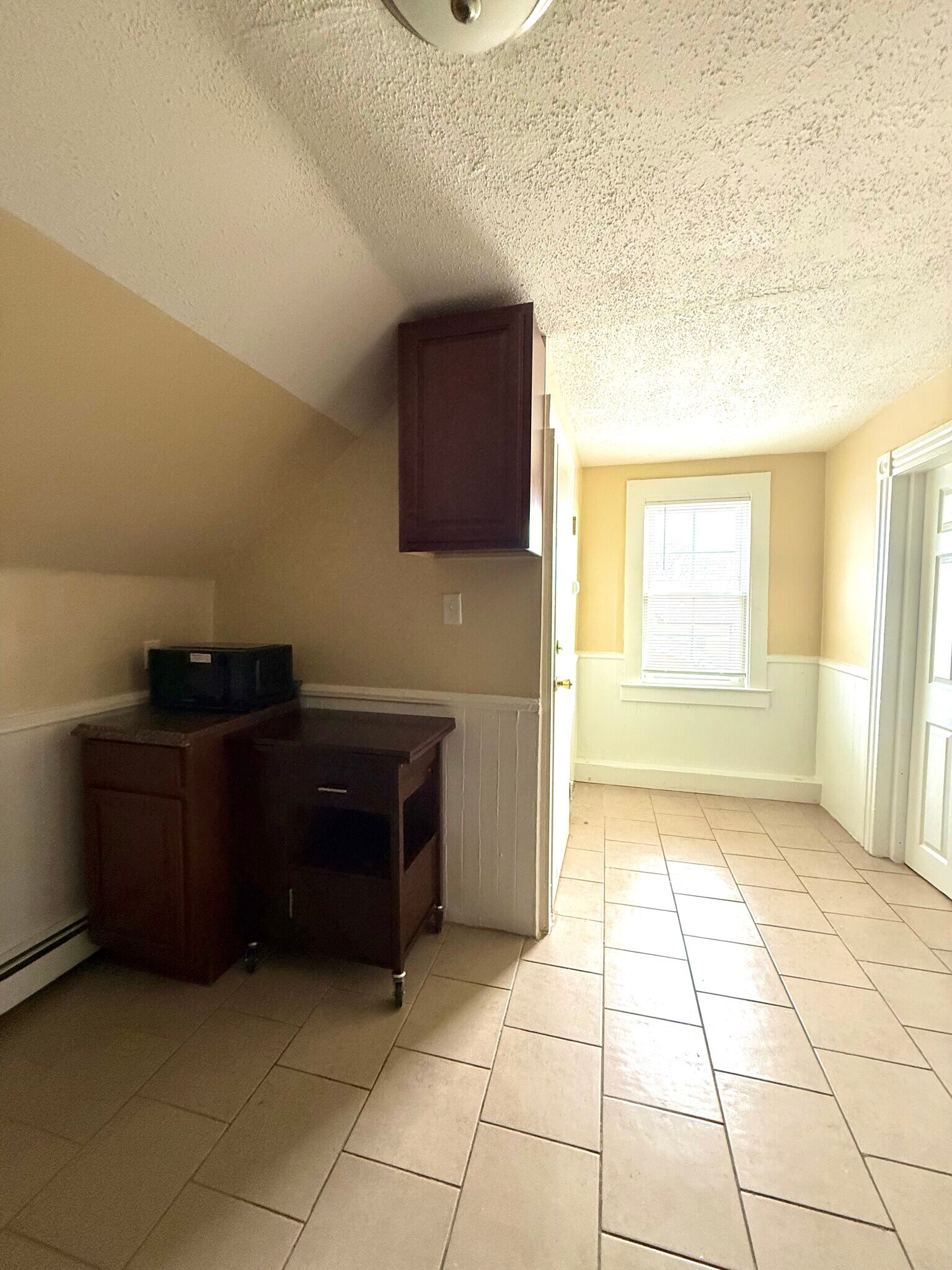 Building Photo - 117 Lloyd St