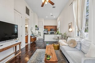 Building Photo - 408 N Tonti St