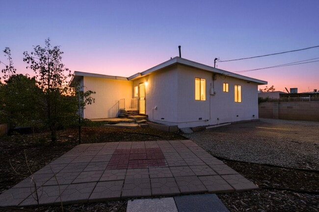 Building Photo - 165 Hilton Ave NW