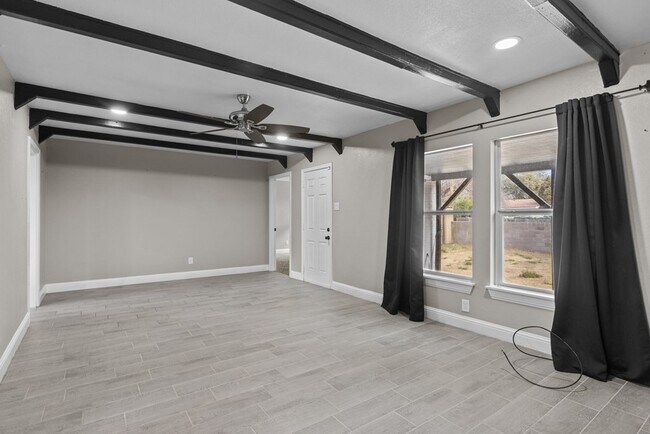 Building Photo - 1308 Laurel Ave