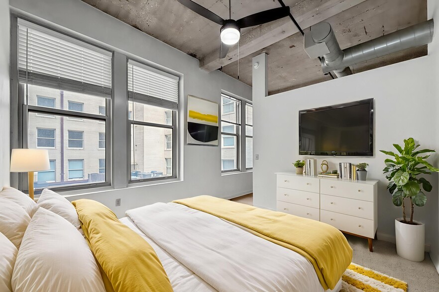 Building Photo - KC Loft Collection