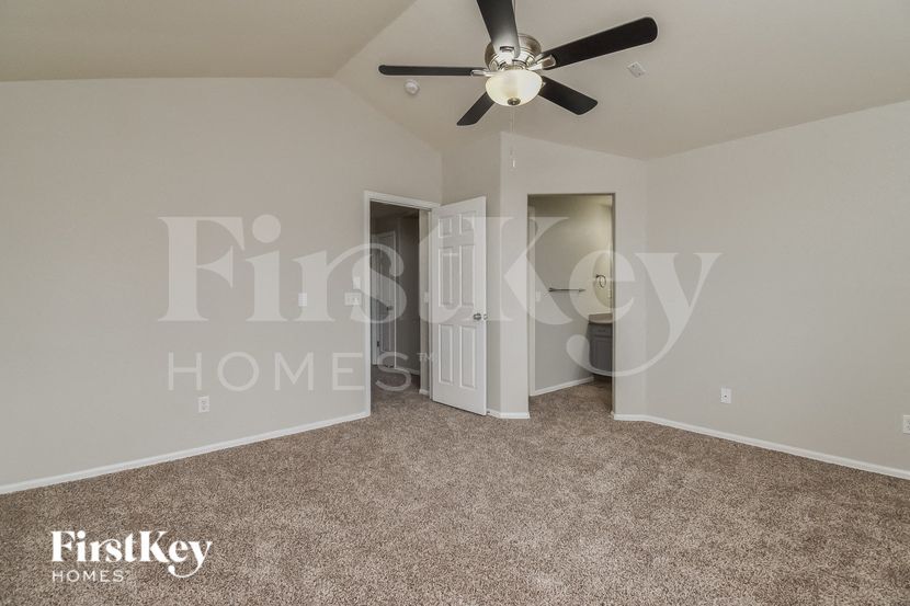 Building Photo - 5823 Mesa Mountain Way