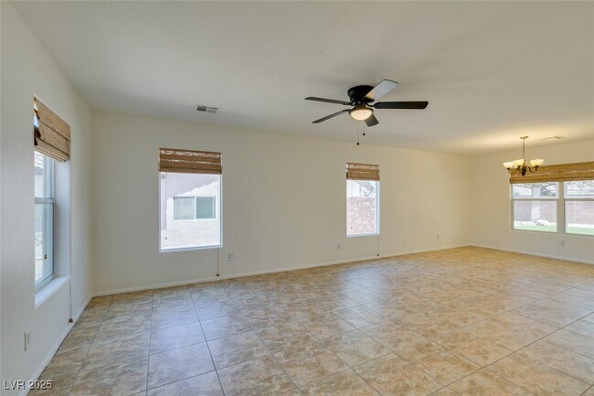 Building Photo - 210 Lynbrook St