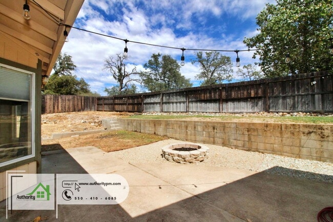 Building Photo - 1722 Almaden Dr