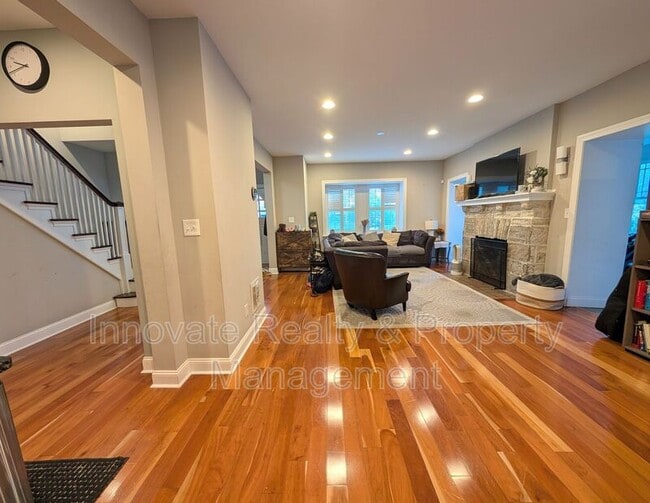 Building Photo - 6519 Lincoln Dr