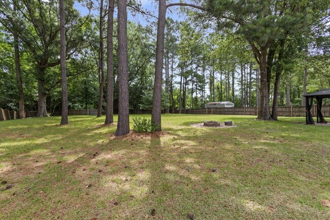 Building Photo - 4 Bedroom 2.5 Bathroom located in Creeks Edge