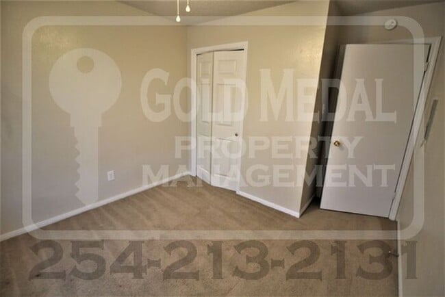 Building Photo - Spacious & affordable 3-bed, 2.5-bath! - Now Available for Rent!