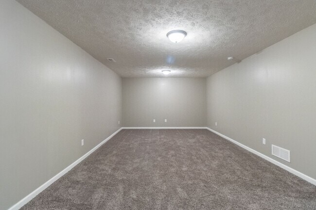 Building Photo - 6241 Whitewater Ln