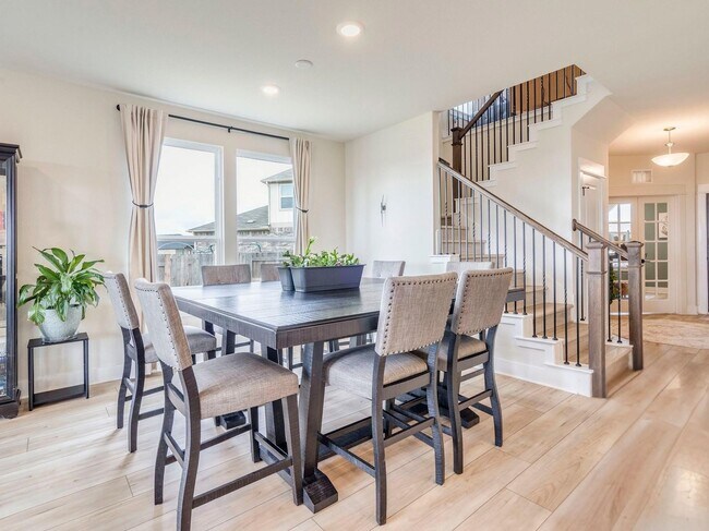 Building Photo - Beautifully upgraded 3 bedroom located on a cul-de-sac - Don't miss out!