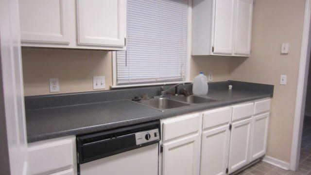 Building Photo - 293 East Burns Court - Unit C Available NOW