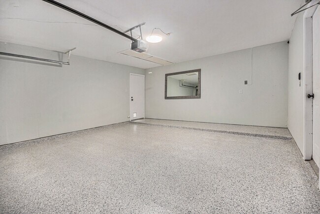 Building Photo - 14335 Fair Knoll Way