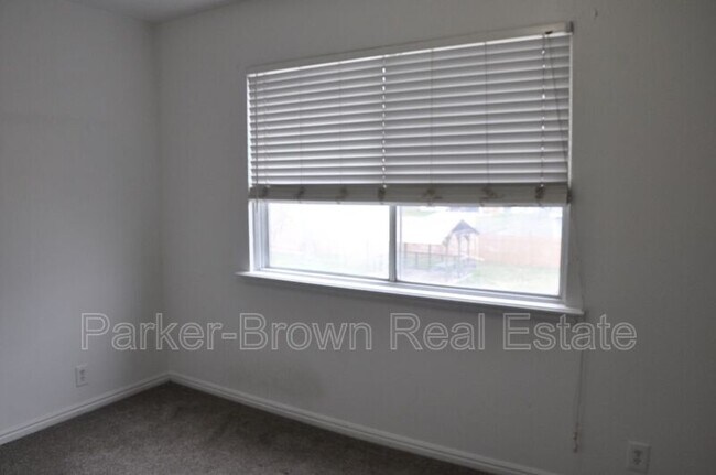 Building Photo - 430 N 470 W