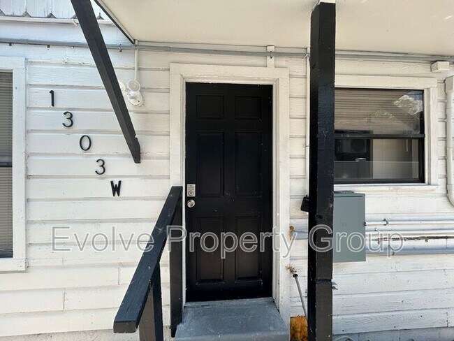 Building Photo - 1303 E Harding St