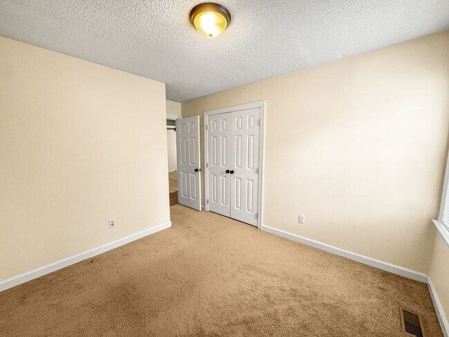 Building Photo - Beautiful 3-BR, 2-Bath home