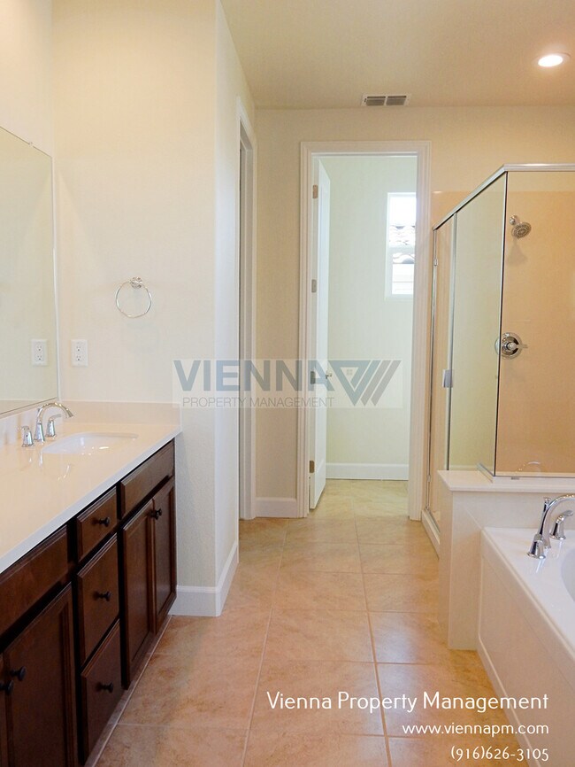 Building Photo - 1062 Yucca Dr
