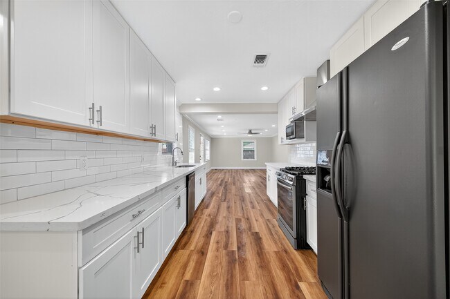 Building Photo - 4038 Cheena Dr