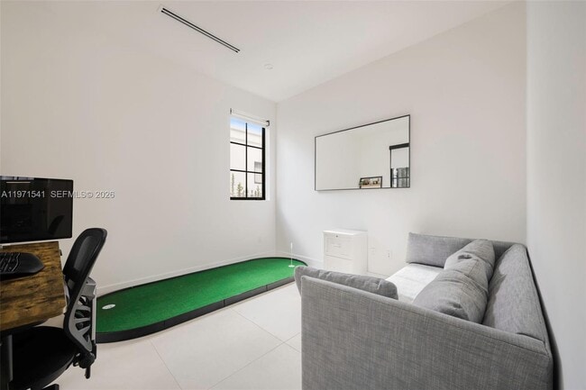 Building Photo - 885 NE 76th St