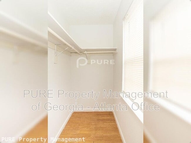 Building Photo - 7208 Crestside Dr