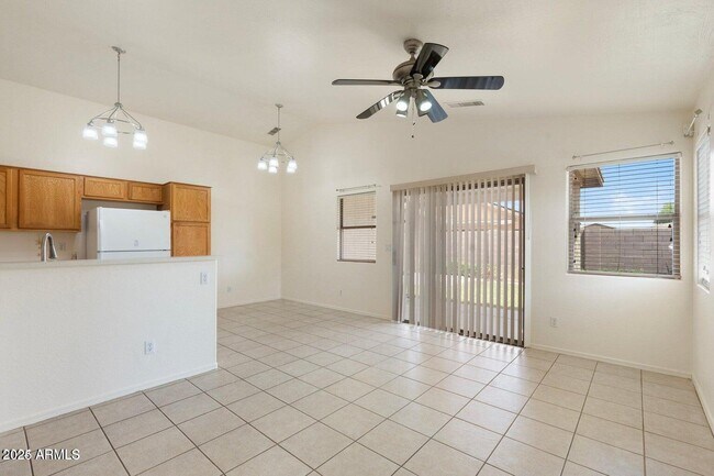 Building Photo - 10833 W Elm Ln