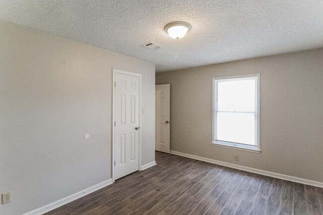 Building Photo - 8247 Timber Creek Dr