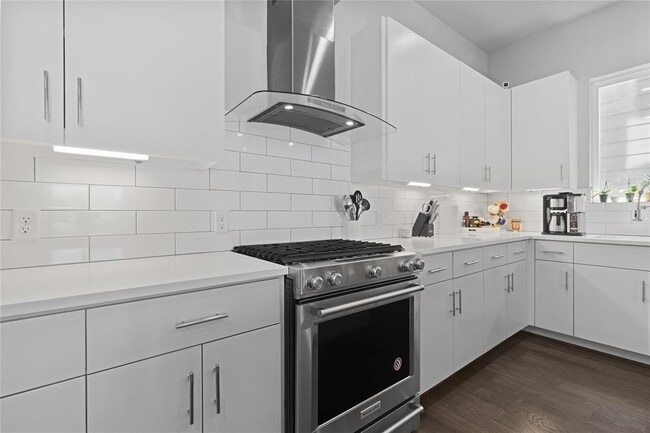 Building Photo - 3306 Cline St