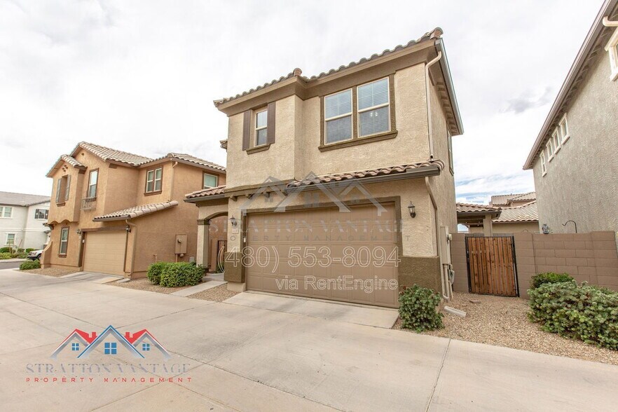 Building Photo - 11689 N 166th Dr