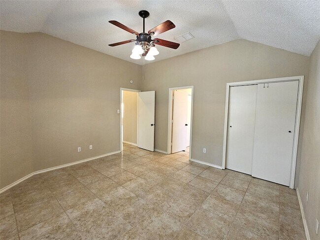 Building Photo - 2705 Francisco Dr