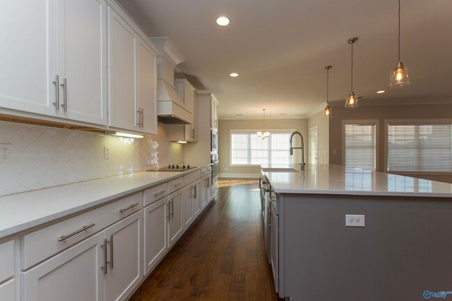 Building Photo - 2121 S Meadows Dr