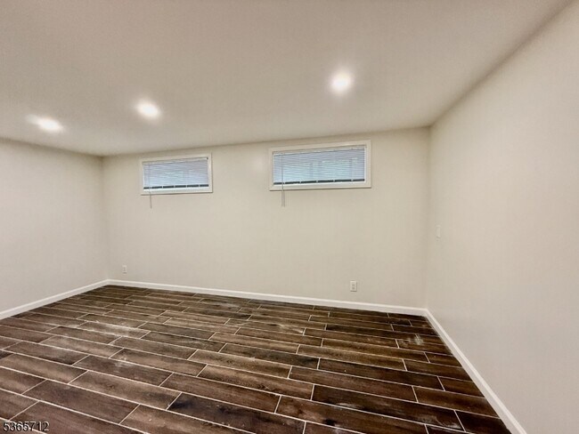 Building Photo - 53 Pine Grove Rd