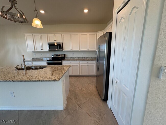 Building Photo - 14569 Monrovia Ln