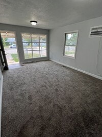 Building Photo - * SPOOKY SPECIAL! * Super Cute & Surprisin...