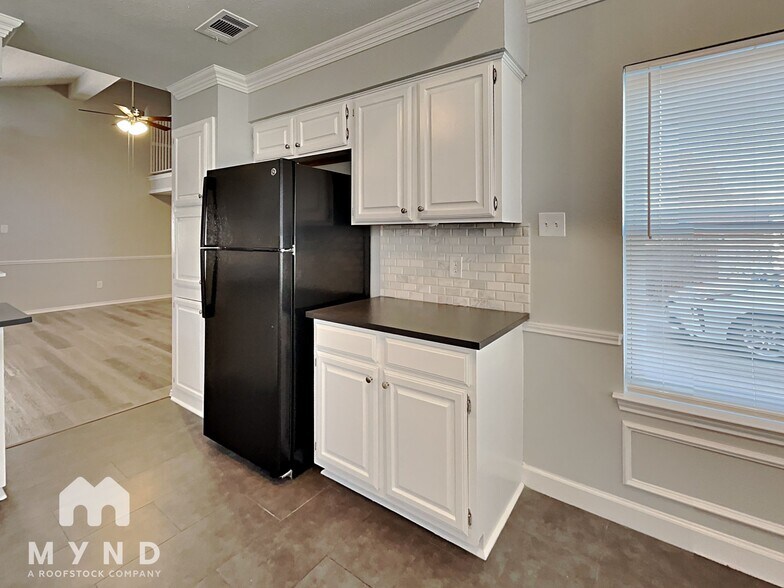 Building Photo - 4628 Feathercrest Dr