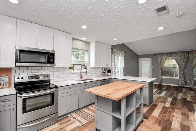 Building Photo - 1911 Pepperrell Pl Ct