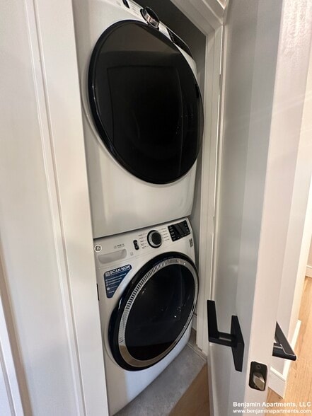 Building Photo - 104-106 Warren St. Unit 3