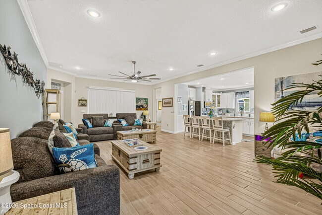 Building Photo - 6691 Cameo Dr