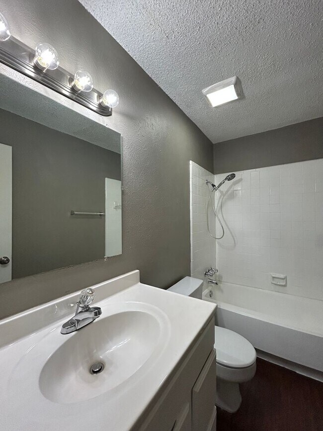 Building Photo - Saginaw Texas Homes for Rent "Eagle Mtn-Sa...