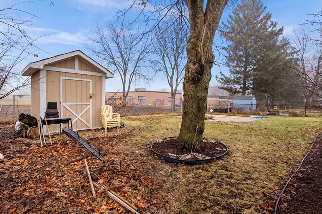 Building Photo - 235 Ridge Dr