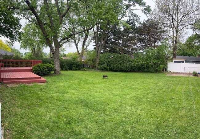 Building Photo - 1520 N Fernandez Pl