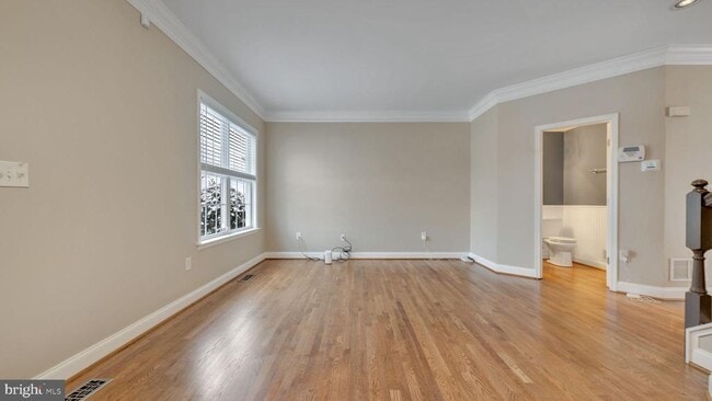 Building Photo - 1833 Drew St