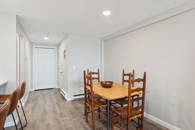 Building Photo - Fully Furnished Oceanfront 2 bed/2 bath