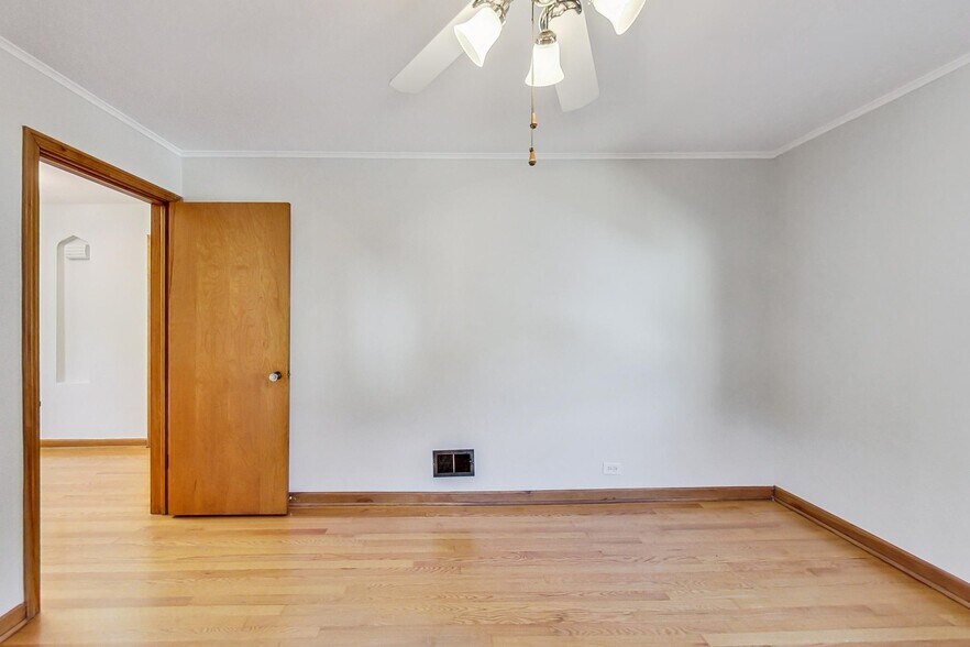 Building Photo - 5644 N Meade Ave