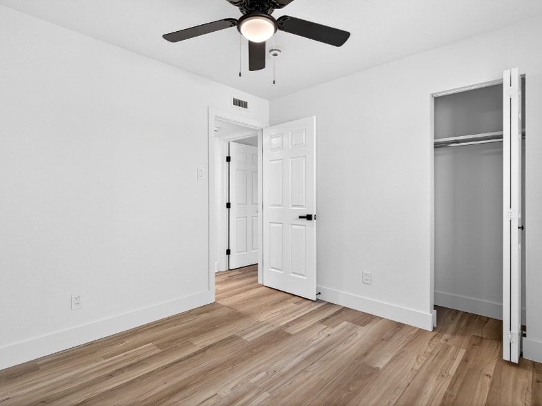 Building Photo - 6013 Cedar Ln