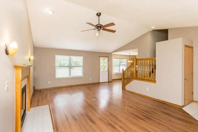 Building Photo - 1032 Pebble Brook Dr