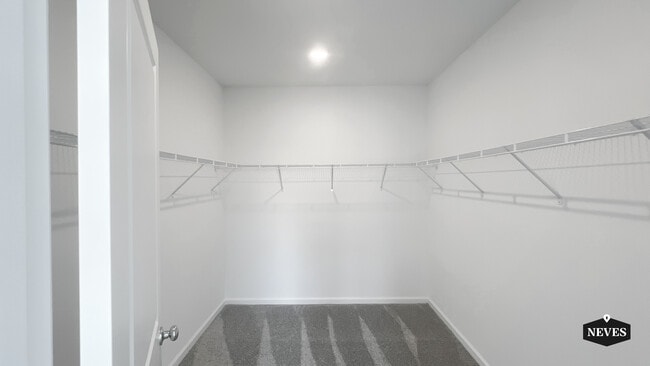 Building Photo - 2562 Skyline Lp