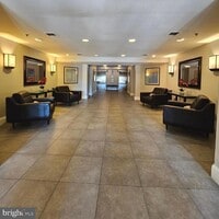 Building Photo - 505 E Braddock Rd
