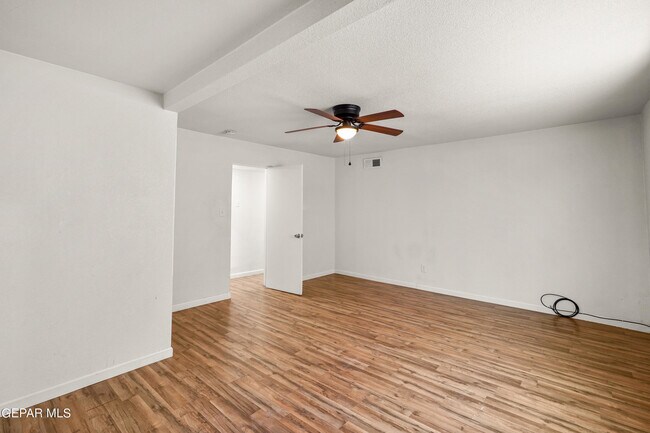 Building Photo - 3609 Fillmore Ave